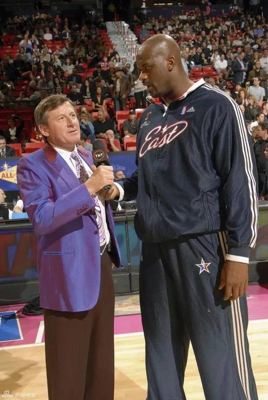 背后是中国 背后是中国