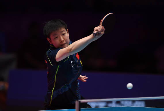 背身拿球且 背身拿球且